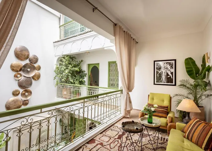 Riad Dar Adal exclusivité 2 à 6 personnes petit déjeuner compris place jemaa El fna